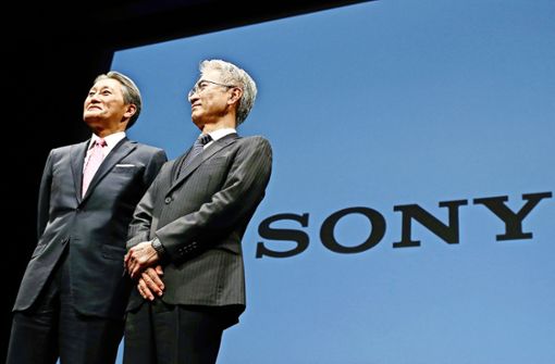 Kenichiro Yoshida (rechts) übernimmt die Geschäfte vom bisherigen Sony-Chef Kazuo Hirai. Foto: AP