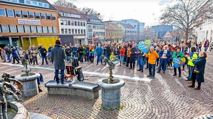 Rund 60 Menschen demonstrieren für mehr Klimaschutz