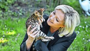 Ihre Liebe zu Katzen soll Marine Le Pen nahbar erscheinen lassen. Foto: Facebook/MarineLePen