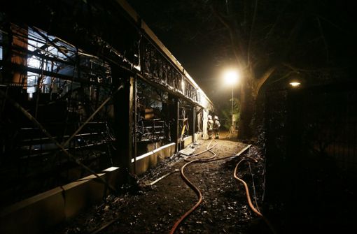 Das Affenhaus des Krefelder Zoos brannte in der Nacht zu Neujahr komplett aus. Foto: dpa/David Young