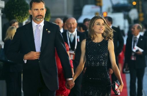 Da hat alle prominente Unterstützung nicht geholfen: Der spanische Kronprinz Felipe (links) und seine Frau Prinzessin Letizia haben bei der 125. Zusammenkunft des Internationalen Olympischen Komitees zwar ... Foto: dpa