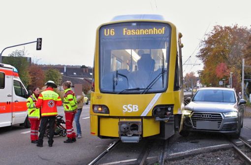 Am Dienstag hat es zwischen einer Stadtbahn und einem Audi in Weilimdorf gekracht. Foto: SDMG