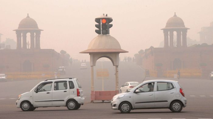 Neu Delhi:  Privatautos fahren  nur noch   jeden zweiten Tag