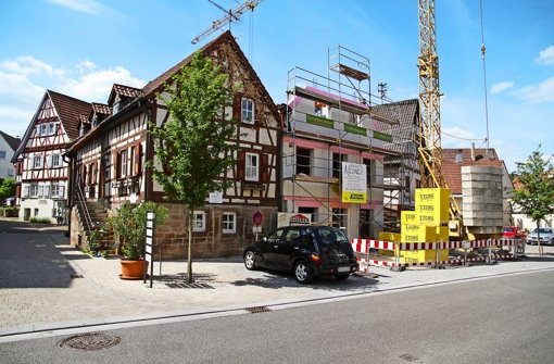 Ein Neubau entsteht an der Großbottwarer Straße an prominenter Stelle. Foto: Oliver von Schaewen