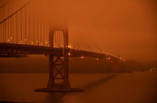 Die starken Waldbrände in Kalifornien färbten den Himmel in großen Teilen des Bundesstaates (wie hier in San Francisco) rot. Foto: AFP/HAROLD POSTIC