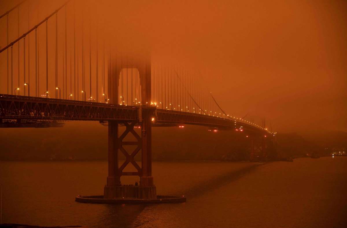 Die starken Waldbrände in Kalifornien färbten den Himmel in großen Teilen des Bundesstaates (wie hier in San Francisco) rot.