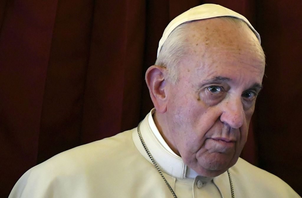 Falsche Informationen und wirtschaftliche Interessen: Für Jugendliche lauern im Internet Gefahren, sagt Papst Franziskus. Foto: AFP pool
