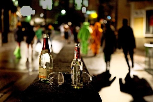 Ein Anlass zum Trinken: Fasnetsumzüge wie in Gärtringen am 5. Februar ziehen Jugendliche  stark an. Foto: Horst Rudel