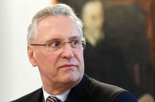 Der bayerische Innenminister Joachim Herrmann (60) will seine politische Karriere krönen. Foto: dpa