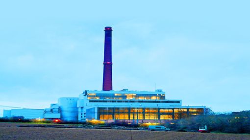 Auf dem Gelände des EnBW-Kraftwerks in Walheim soll von 2027 an Klärschlamm verbrannt werden. Foto: Werner Kuhnle
