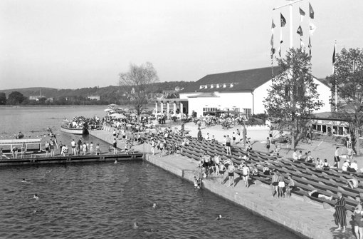 Badespaß am Max-Eyth-See in den 30er Jahren: Mit ihrer Wasserwache sorgt die DLRG auch heute noch für Sicherheit an Stuttgarter  Gewässern Foto: DLRG