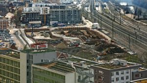 Blick auf die neuen RVI-Blöcke und das Baufeld der Hochschule in der Esslinger  Neuen Weststadt. Foto: Roberto Bulgrin