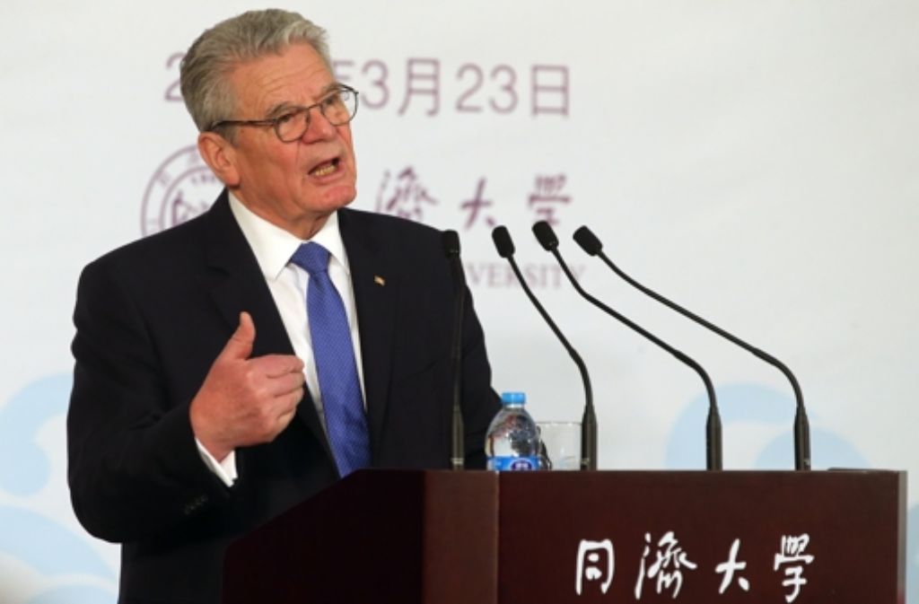Joachim Gauck spricht in der Tongji-Universität in Shanghai vor Studenten. Das deutsche Staatsoberhaupt hält sich zu einem fünftägigen Besuch in China auf.
