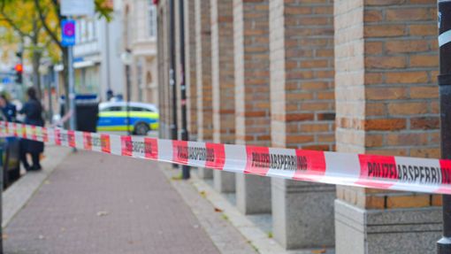 Nach einer blutigen Auseinandersetzung in Kirchheim ermittelt die Polizei zu den Hintergründen. Foto: 7aktuell