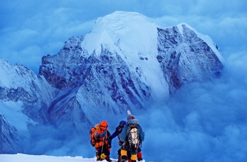 Auf dem Weg zum 8027 Meter hohen Cho Oyu. Bald schnallt sich Heidi Sand wieder die Steigeisen um. Das Ziel ist dieses Mal der Gipfel des Makalu (8485 Meter). Foto: Heidi Sand/z