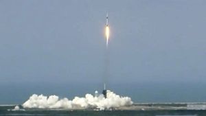 Erster bemannter SpaceX-Flug zur ISS gestartet