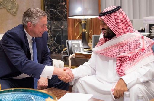 Der frühere Siemens-Chef Klaus Kleinfeld und der saudi-arabische Kronpirnz Mohammed bin Salman planen gemeinsam eine Megacity am Roten Meer. Foto: AFP