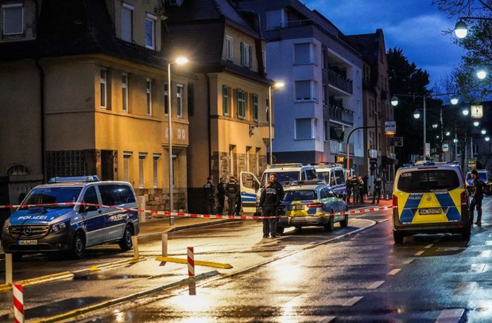 Vorfall am Göppinger Bahnhof: Schüsse bei rätselhafter Attacke einer Gruppe Jugendlicher