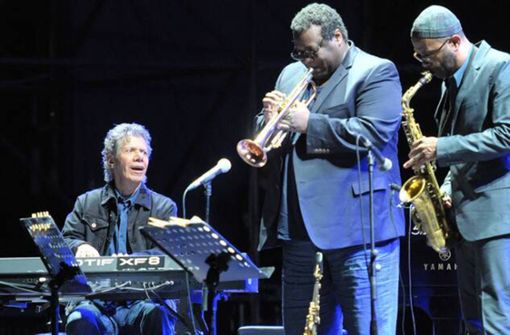 Unter Größen: Wallace Roney (Mitte) mit dem Jazzpianisten Chick Corea und dem Saxofonisten Steve Garrett 2016 in Italien. Foto: Imago/Pacific Press Agency