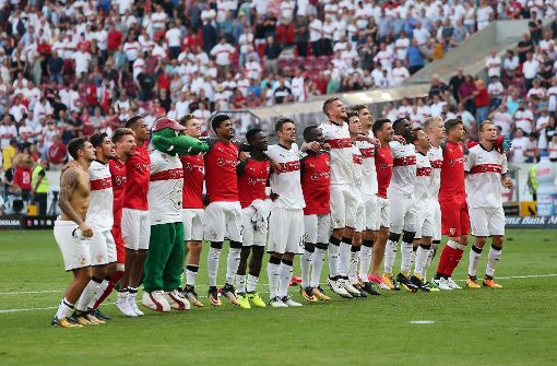 Die Freude über den 1:0-Sieg gegen Mainz war bei den Jungs und den Fans vom VfB groß. Foto: Pressefoto Baumann