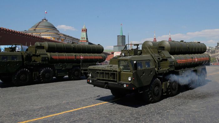 Russland verlegt Luftabwehrgeschütze nach Belarus