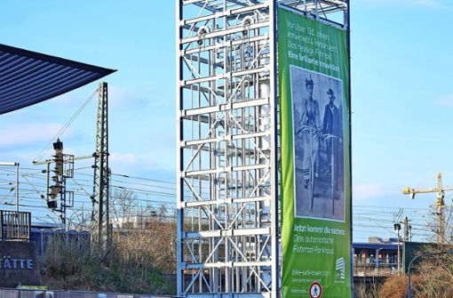 Für viele Stadträte ein richtiger Schritt, aber ein finanzielles Ärgernis: Der Bike-Tower am Bahnhof hatte eine bewegte Bauphase Foto: Stadt Fellbach (Peter Hartung)