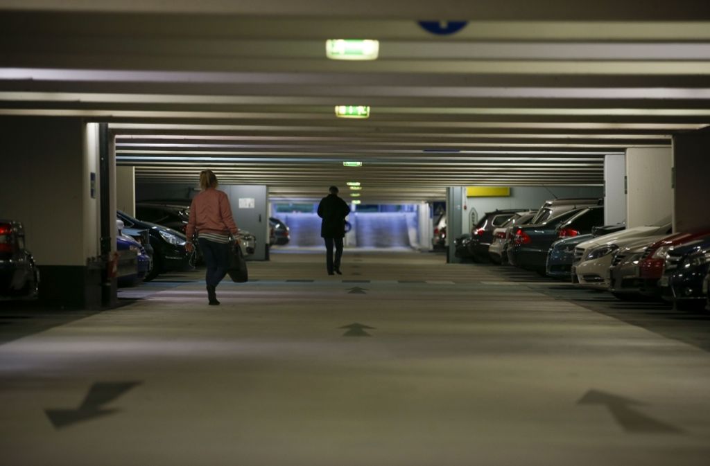 Auch viele Parkhäuser Stuttgarts waren gewohnt voll.