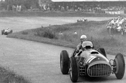 So sah die Formel 1 in ihren ersten Jahren aus: Der Italiener Alberto Ascari  rast über den Nürburgring. Foto: dpa