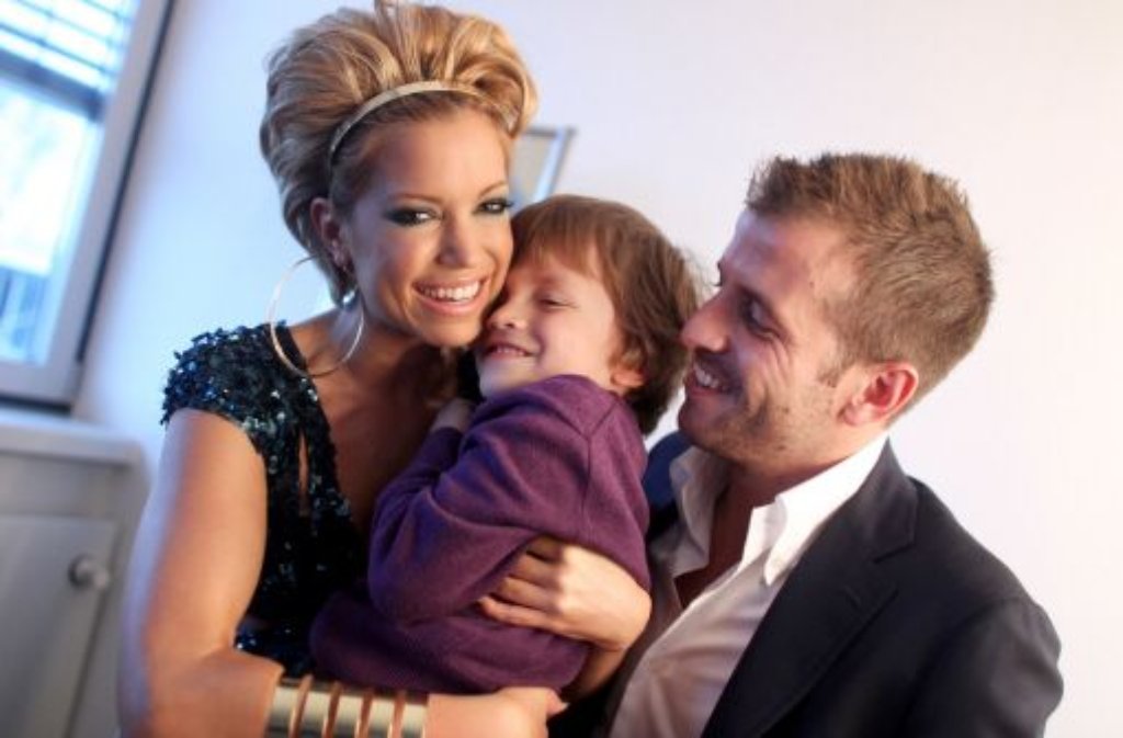 Rafael Van der Vaart hat bereits einen Sohn (Damian, Mitte) mit Moderatorin und Model Sylvie van der Vaart (35, links).