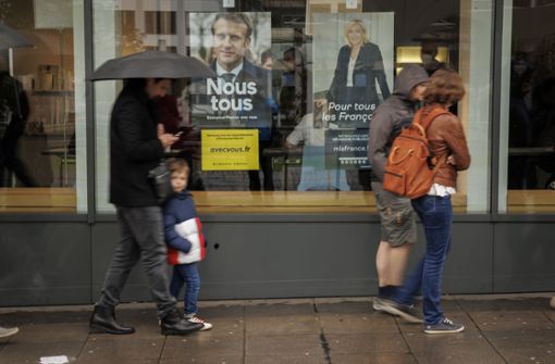 Am Sonntag hat Frankreich gewählt. Hier im Bild stehen in Stuttgart lebende Franzosen vor dem Wahllokal an. Foto: Lichtgut/Julian Rettig