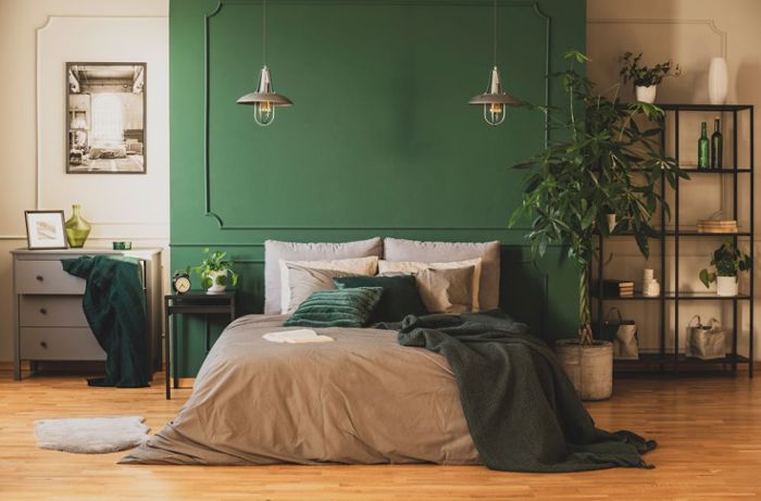 Ein Schlafzimmer wirkt mit Pflanzen gleich viel gemütlicher. Doch welchen Effekt haben Zimmerpflanzen auf den Schlaf?