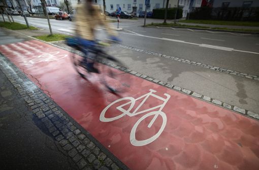 Auch künftig soll der Radweg entlang der Stuttgarter Straße in Fellbach verlaufen. Foto: Gottfried Stoppel