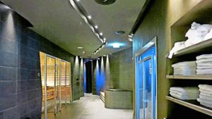 Der Wellnessbereich im Keller des Cloud No. 7 ist mit Schiefer und anderem dunklen Gestein gestaltet. Foto: Ring
