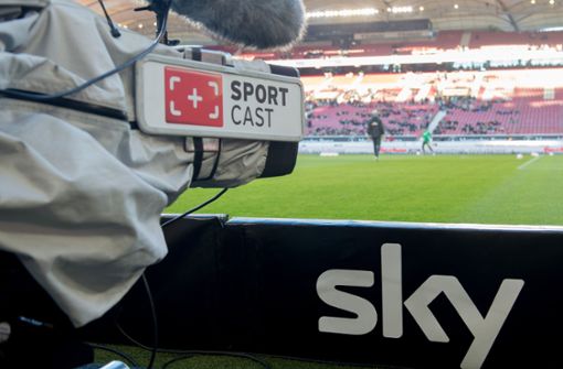 Fans des VfB Stuttgart müssen sich in der zweiten Liga auf ein anderes Sky-Konzept einstellen. Foto: dpa