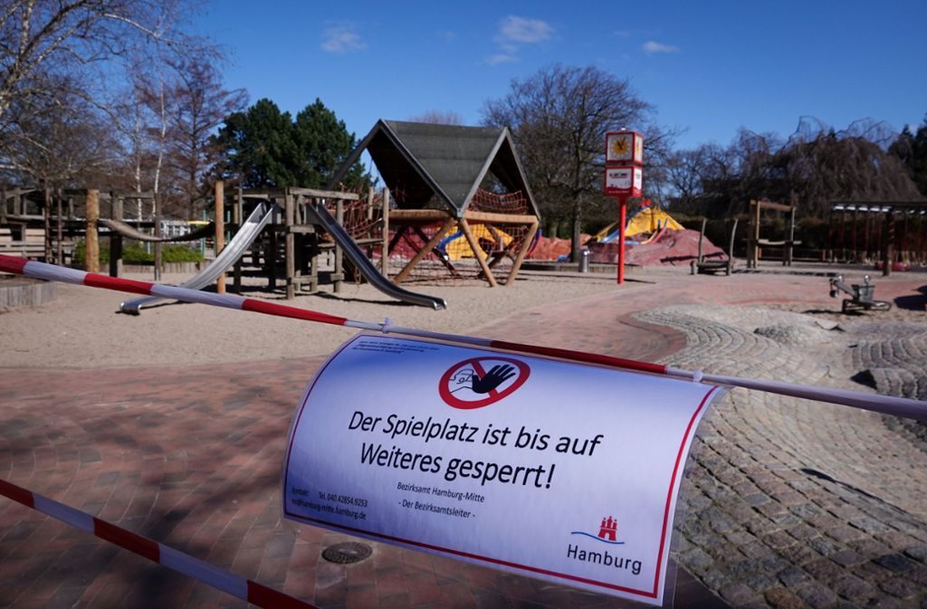 Mindestens für zwei Wochen gilt in Deutschland ein umfassendes Kontaktverbot. Foto: dpa/Christian Charisius