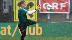 Manuel Neuer bereitet sich bei erschwerten Bedingungen auf sein Comeback in der deutschen Nationalmannschaft vor. Foto: AP