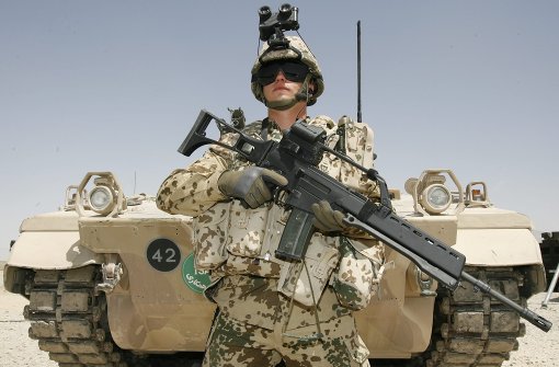 Im Rechtsstreit um die Treffsicherheit des Sturmgewehrs G36 hat sich der Waffenhersteller Heckler & Koch gegen die Bundesrepublik durchgesetzt. Foto: dpa
