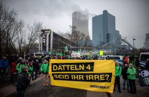 Gegen das neue Steinkohlekraftwerk hatte es bereits im Januar Proteste gegeben. Foto: dpa/Fabian Strauch