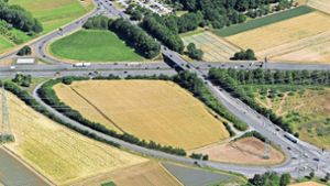 Am verkehrsträchtigen A81-Anschluss Pleidelsheim muss vor allem die Brücke saniert werden. Foto: Archiv (Werner Kuhnle)