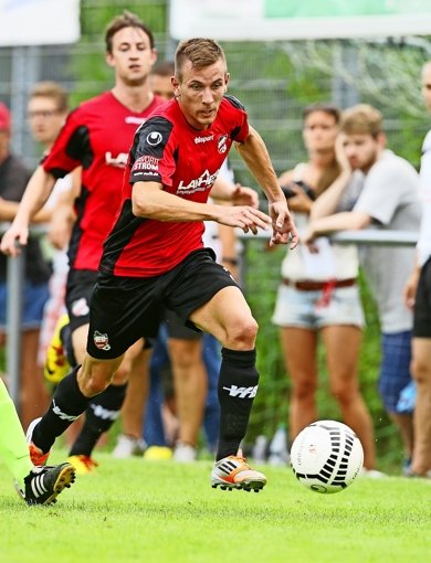Nach drei Jahren beim Verbandsligisten VfB Neckarrems kehrt Alexander Herzog (vorne) zum SC Stammheim und damit an seine alte Wirkungsstätte zurück Foto: Avanti