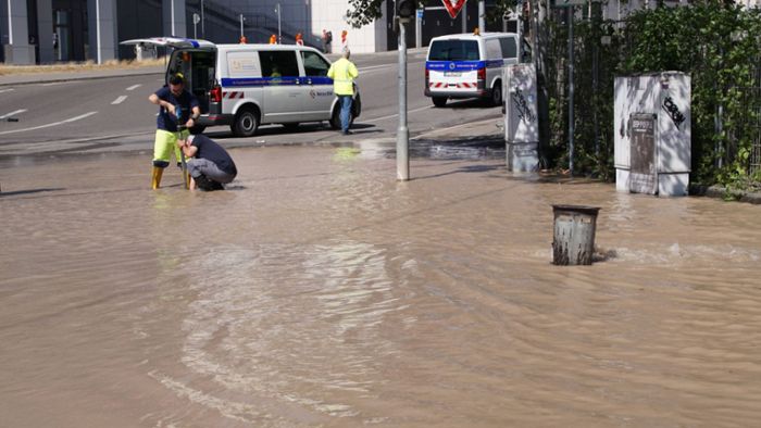 Wolframstraße in Stuttgart: Wasserrohrbruch sorgt für Straßensperrung