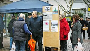 Die Bürgerinitiative hat  auf dem Wochenmarkt bis zum 24. Februar jeweils samstags von 8 bis 12 Uhr  einen Stand. Foto: Horst Rudel