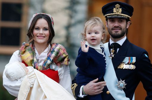 Ein großer Tag für die Familie: Sofia trägt den kleinen Gabriel, Carl Philip seinen Erstgeborenen Alexander. Foto: Getty Images Europe