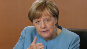 Bundeskanzlerin Angela Merkel fordert mehr Fingerspitzengefühl bei Manager-Boni in der Autobranche. Foto: AP