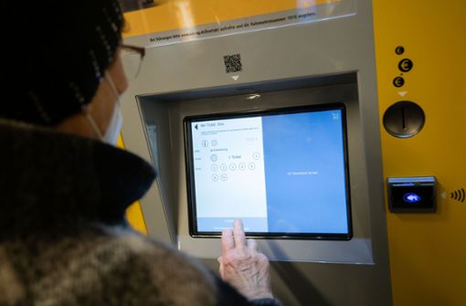 Der Ticketkauf am Automat wird in der Region Stuttgart deutlich teurer. Foto: Lichtgut//Leif Piechowski