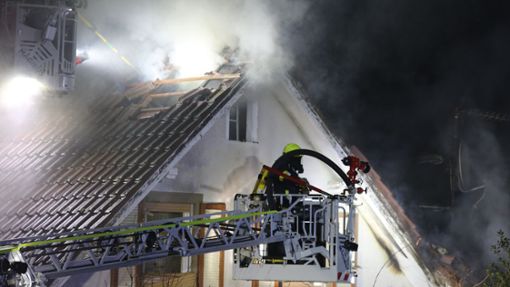 Bei einem Brand in Uhldingen-Mühldorf ist ein Mann ums Leben gekommen. Foto: dpa/David Pichler