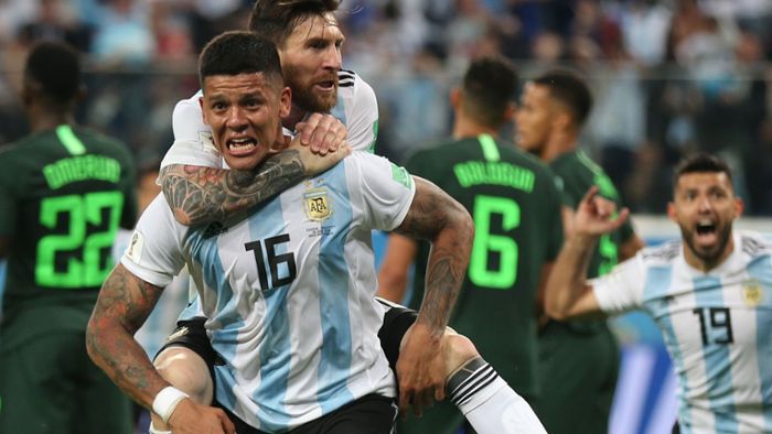 Argentinien zittert sich ins WM-Achtelfinale