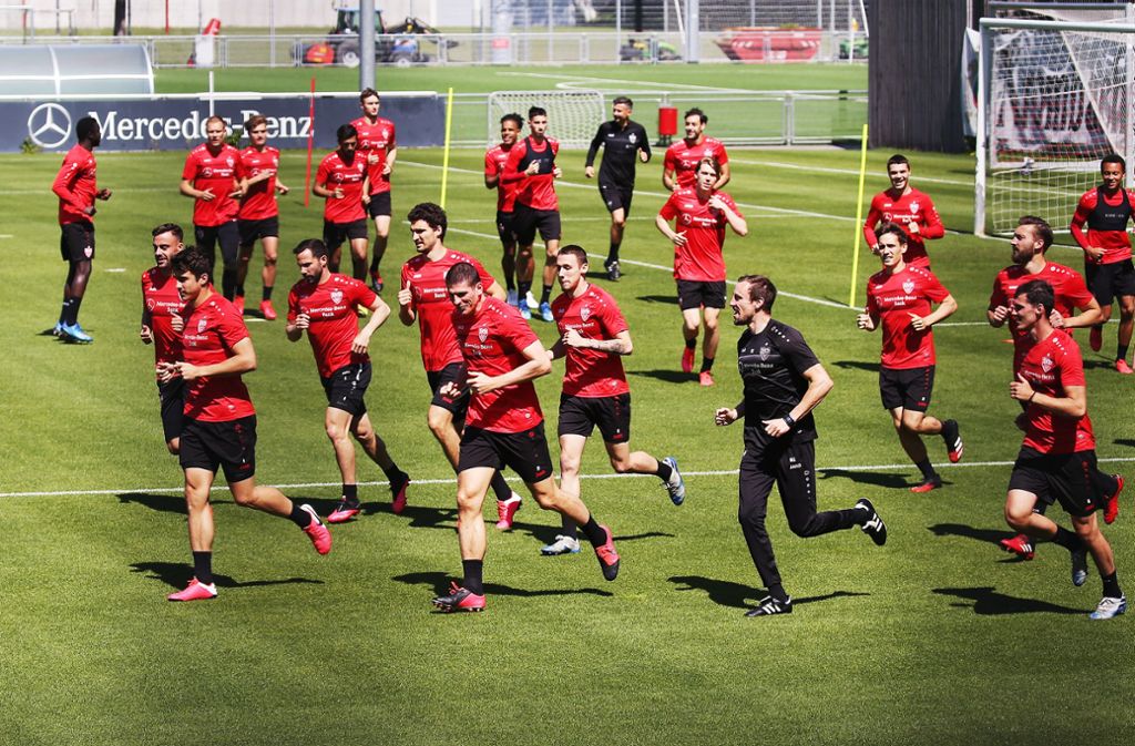Der VfB Stuttgart trainiert wieder in Mannschaftsstärke – ein lange vermisstes Gefühl.
