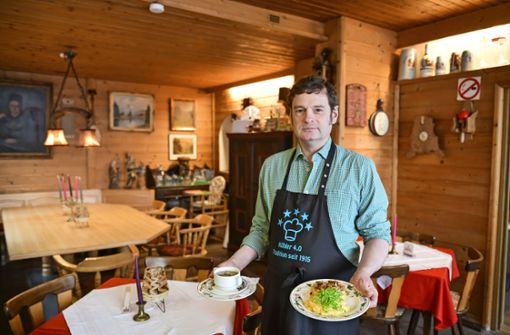 Andreas Kuch hat jahrelang getüftelt, um schwäbische Gericht auf rein pflanzlicher Basis servieren zu können. Foto: Lichtgut/Max Kovalenko