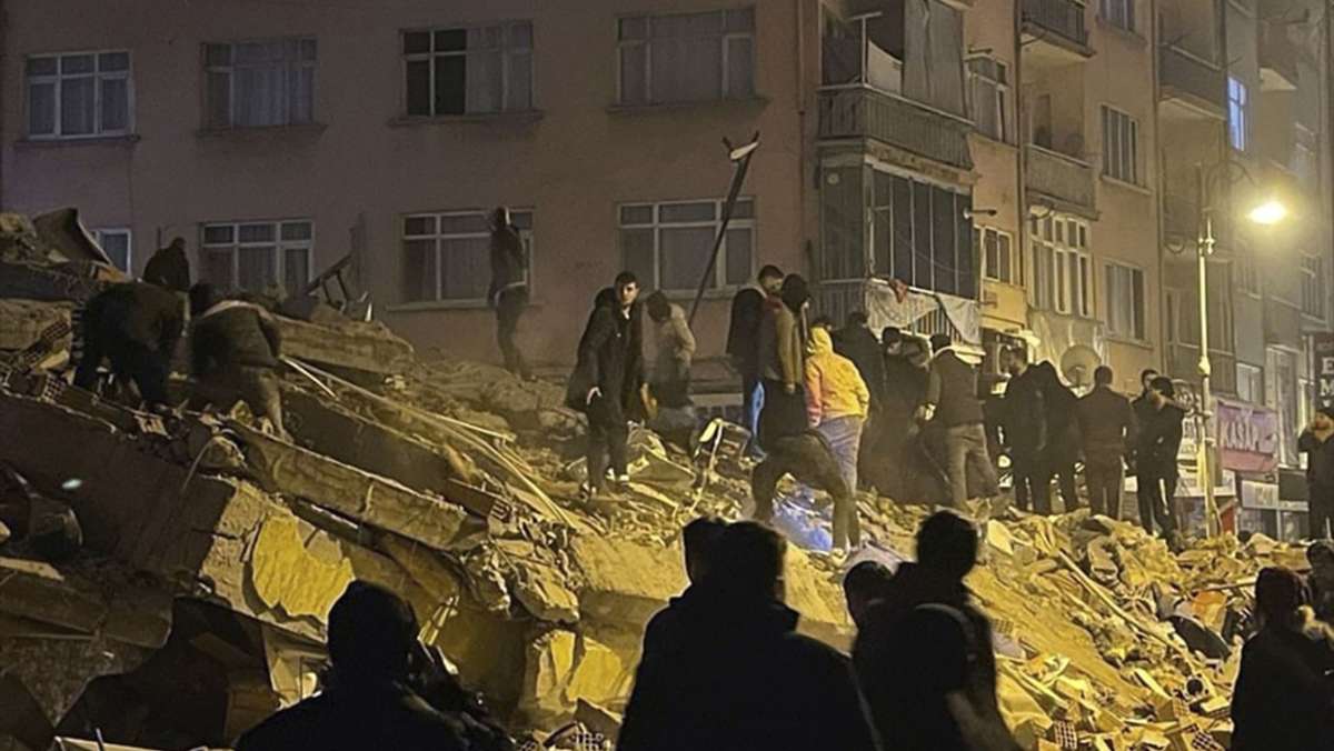 Erdbeben in Türkei und Syrien: Weiteres Beben der Stärke 7,5 erschüttert die Region